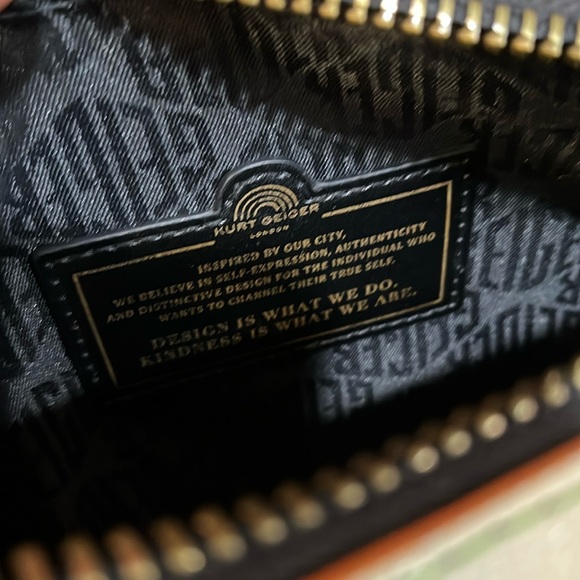 KURT GEIGER NWT Richmond Crossbody Camera Bag In Open White - Picture 7 of 9